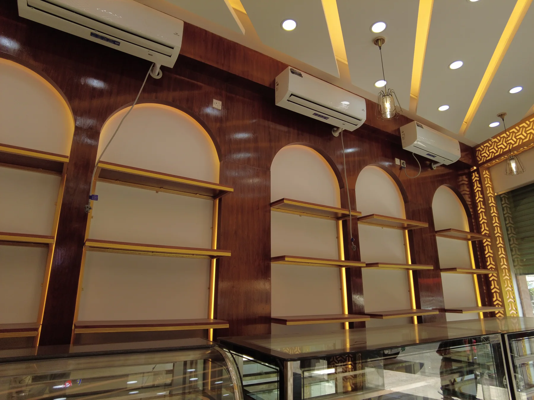 Showroom Interior — project view 3